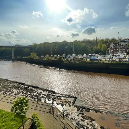 Tatil Evi Tranquility Base, Whitehall Landing Whitby