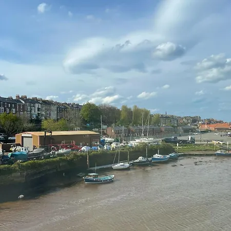 Tranquility Base, Whitehall Landing Tatil Evi Whitby